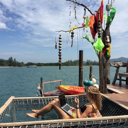 Peacock Hostel Ko Lanta Esterno foto