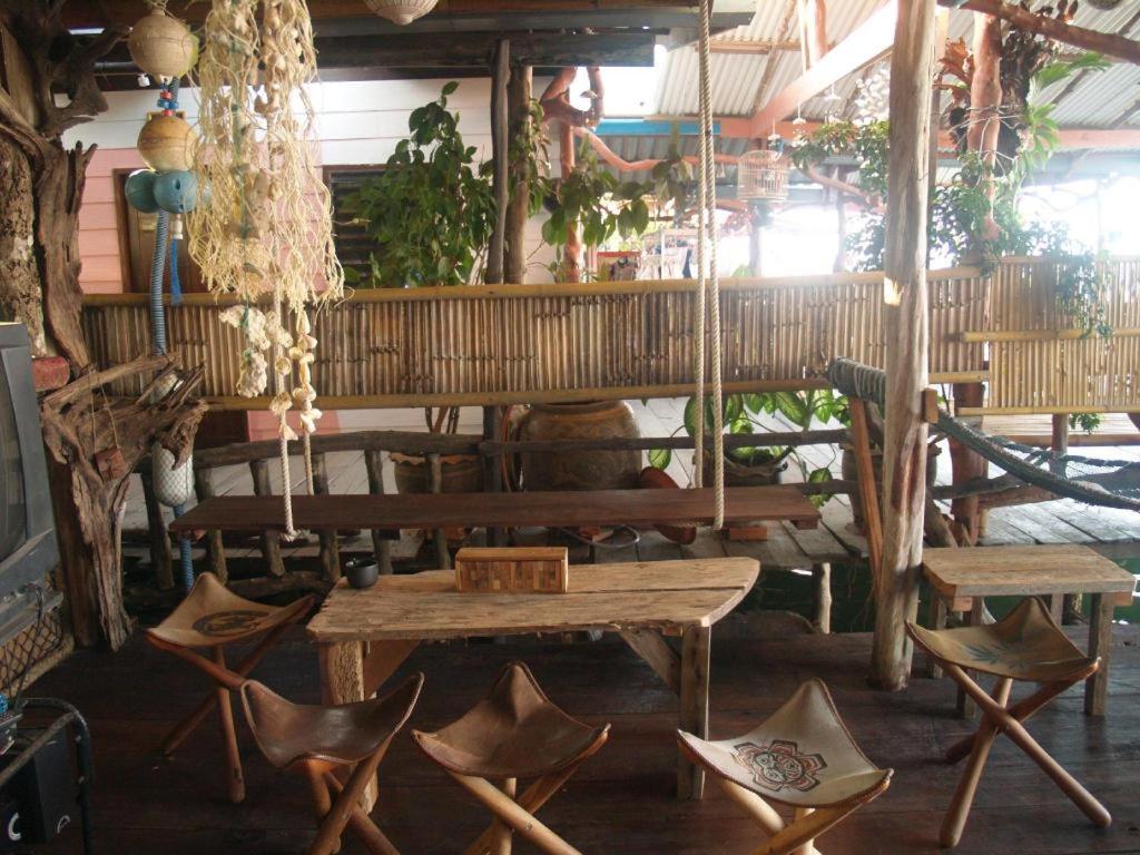 Peacock Hostel Ko Lanta Esterno foto