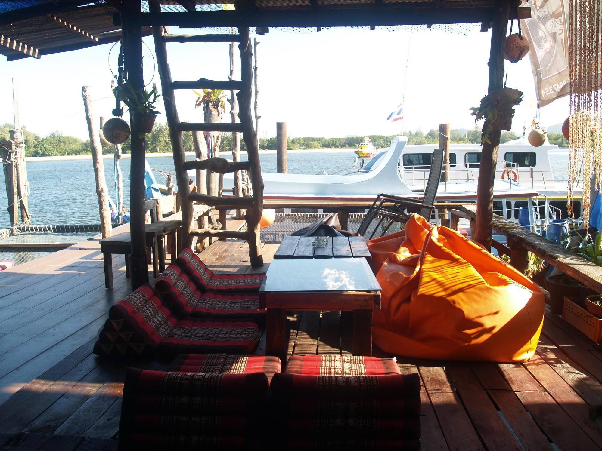 Peacock Hostel Ko Lanta Esterno foto
