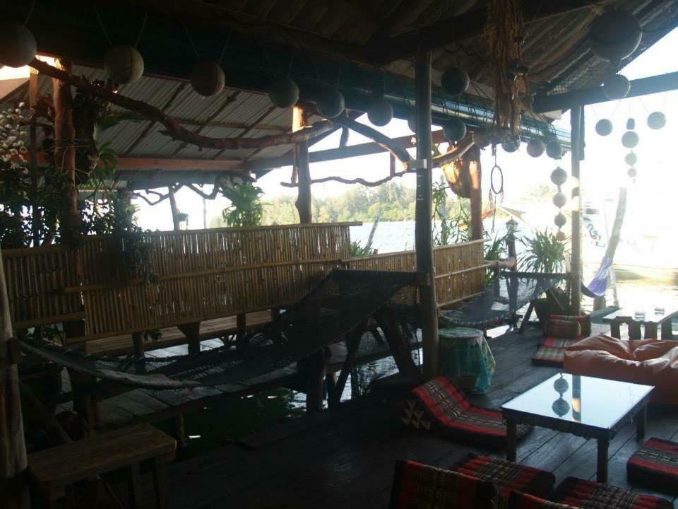 Peacock Hostel Ko Lanta Esterno foto