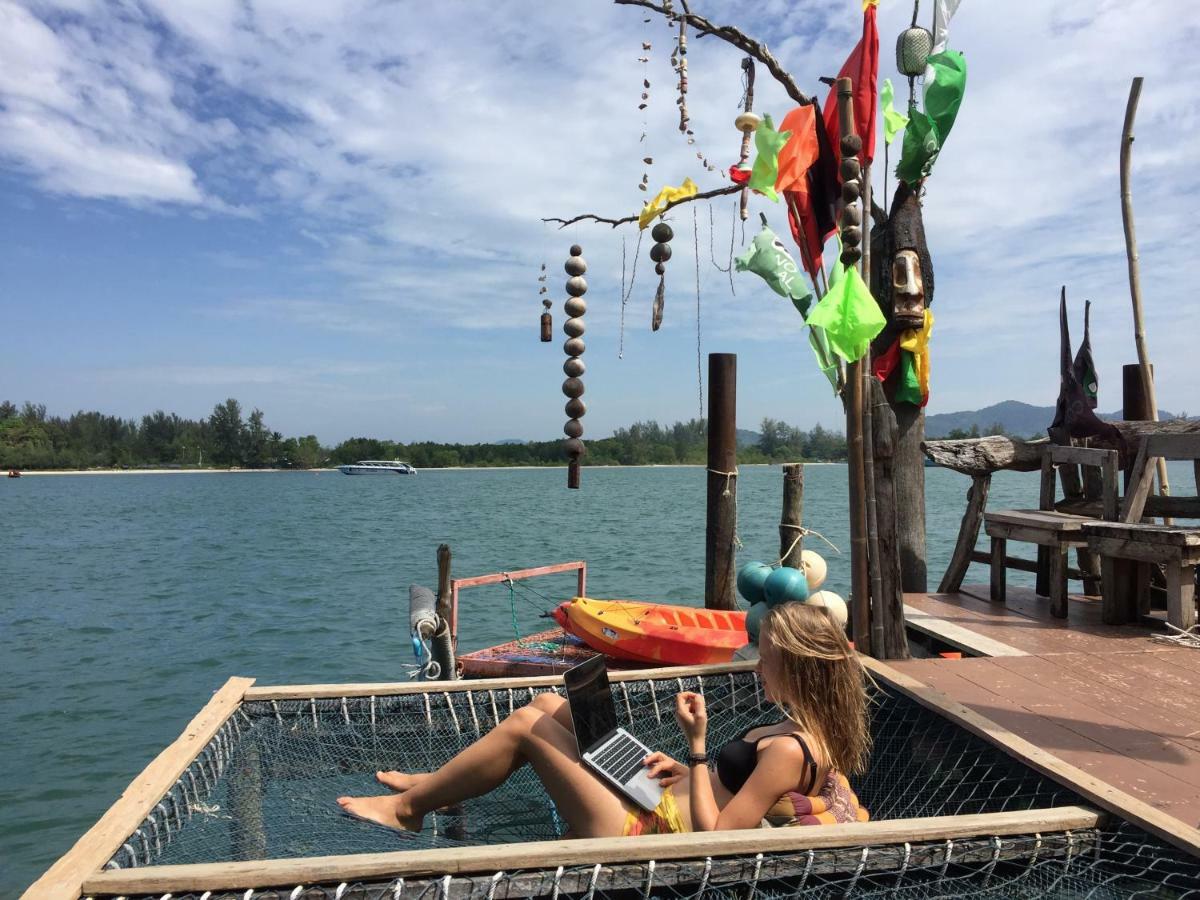 Peacock Hostel Ko Lanta Esterno foto